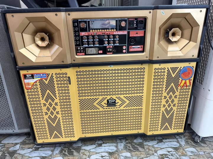 ✔ Kết nối linh hoạt với điện thoại